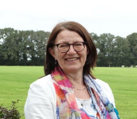 Mevr. H.M. (Riek) van der Harst MBA